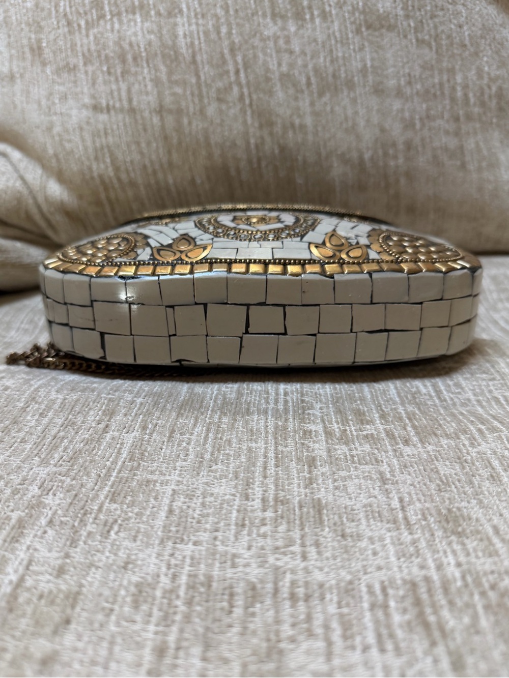 Antik Kraft Chic Gold and White Mosaic Clutch NWT - Picture 4 of 9